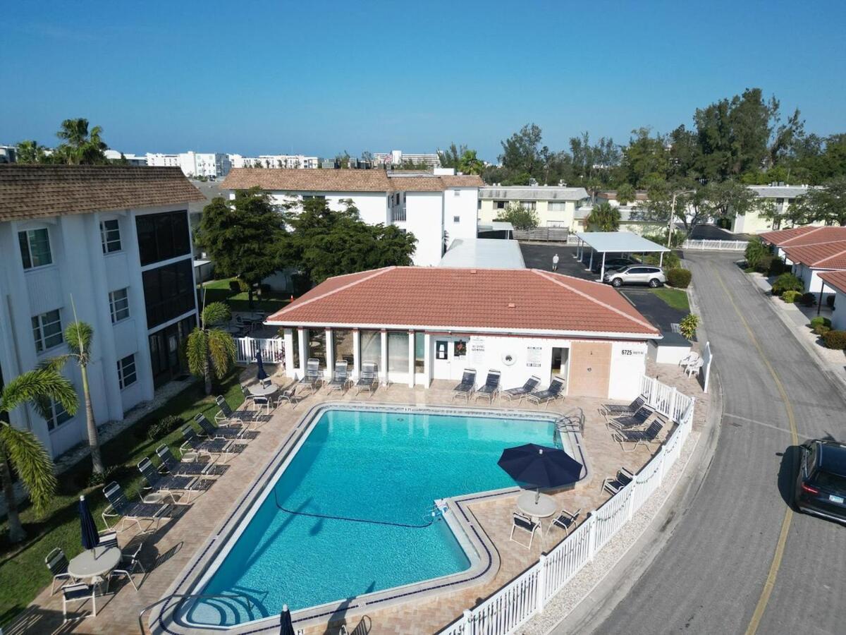 2 Bed 2 Bath Centrally Located On Siesta Key Sarasota Bagian luar foto